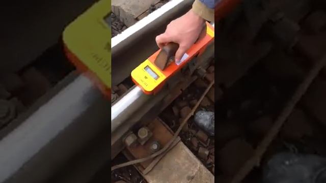 35 Проверка сопротивления рельсовых стыков прибором ИСРС смотреть онлайн