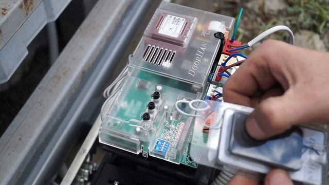 Как записать пульт Doorhan на откатные ворота, шлагбаум или цепной барьер Doorhan. смотреть онлайн