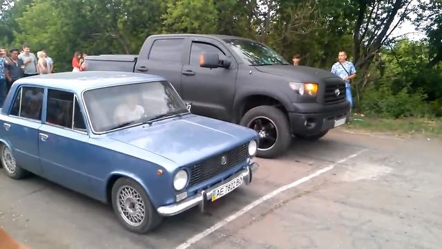 2101 1.5 VS Tundra 5.7 смотреть онлайн