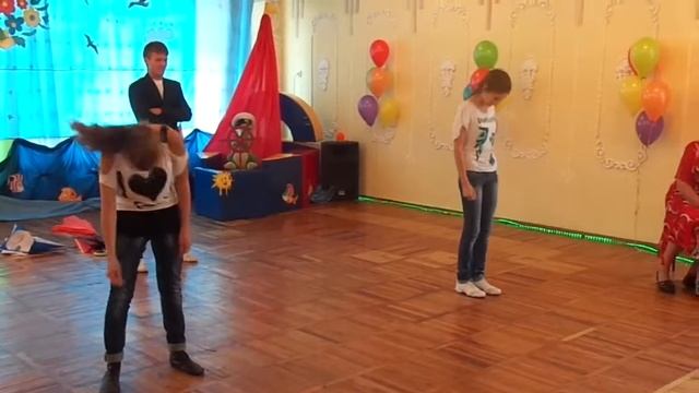 Мариуполь.Праздник 1 сентября в Центре Опеки MAH03391 смотреть онлайн