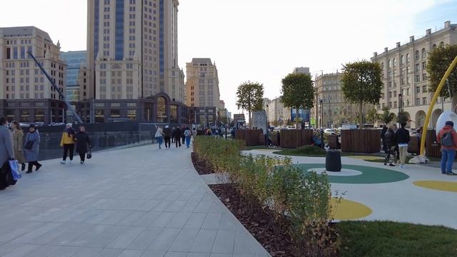 Новое чудо Москвы! Площадь у Павелецкого вокзала смотреть онлайн