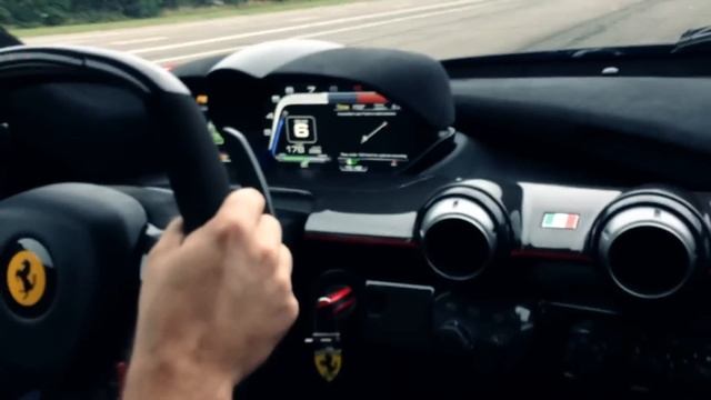 Ferrari LaFerrari destroys a Bugatti Veyron at VMax200 HyperMax! смотреть онлайн