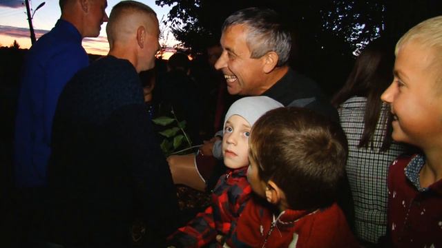 Кобила "Зіна" везе батьків до потіку мити ноги. С. Балинці. Українські традиції. смотреть онлайн