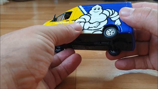 Ford Transit MICHELIN 1:43 Greenlight смотреть онлайн