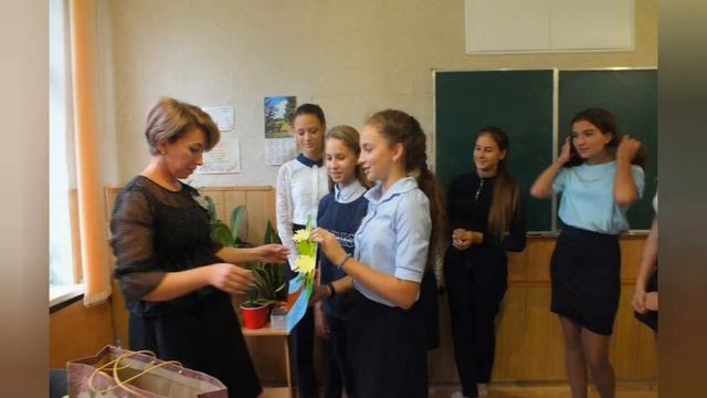 Учительский день/ Единственный день, когда все учителя рады школьникам)) смотреть онлайн