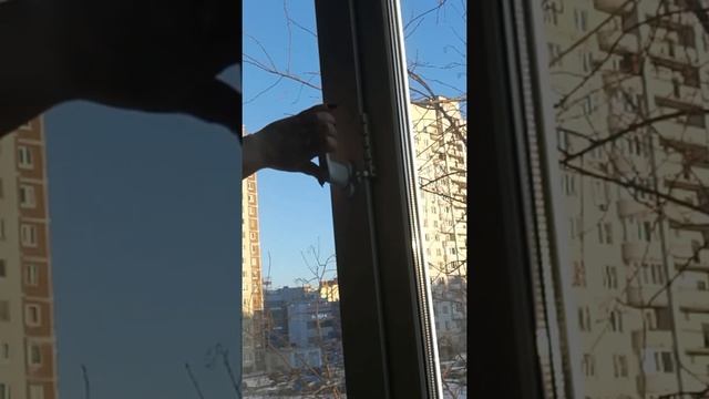 Ручка с ключом (блокиратор открывания окна, замок на окно от детей) смотреть онлайн