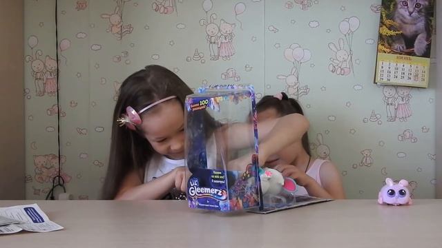 Детки играют в новые игрушки!! #glimmerz #детскиймир #fly family смотреть онлайн
