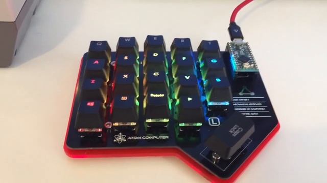 Dark Matter Split RGB Mechanical Keyboard Prototype Demo смотреть онлайн