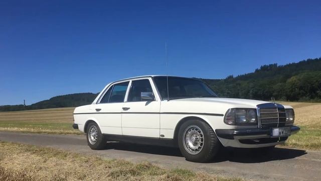 Mercedes 230E W123 Kurzpräsentation Oldtimer von Christophskosmos смотреть онлайн