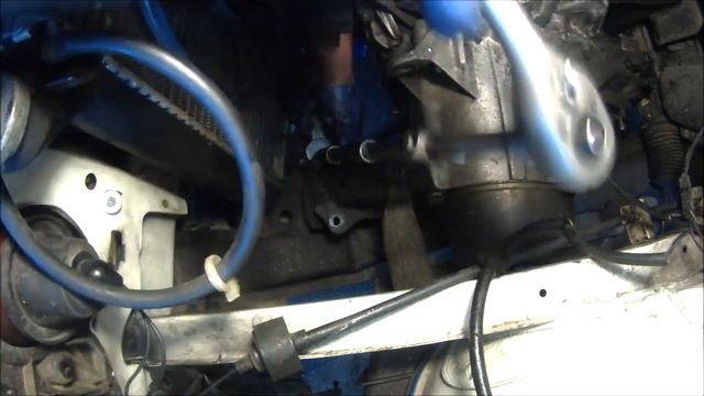 R11 remplacement d'embrayage partie 1 ( RENAULT 11 GTL ) смотреть онлайн