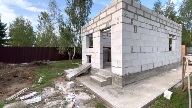 Стены в мастерской и курятнике 111