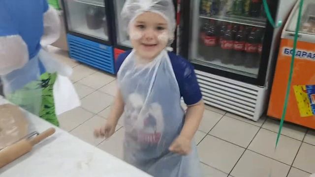 А у нас был мастер класс по выпечке))) Дети в восторге и родители счастливы))) смотреть онлайн