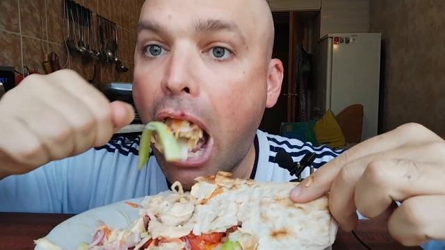 МУКБАНГ домашняя шаурма из курицы / MUKBANG Homemade Chicken Shawarma