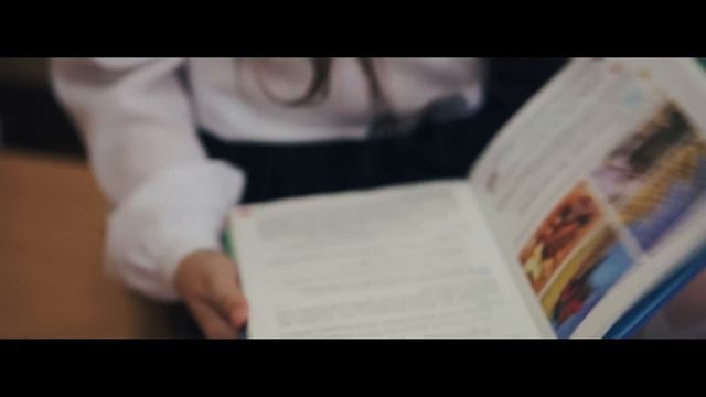 Діти Ужгорода, вшанували піснею любимого співака країни Андрія Кузьменка "Скрябін" смотреть онлайн