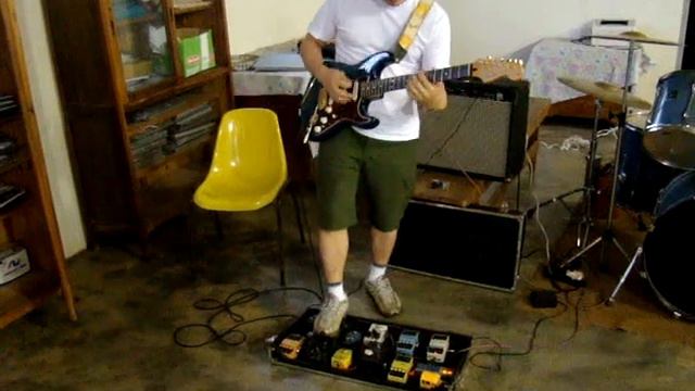 Showin' the sound of the Fender Stage and the gear... смотреть онлайн