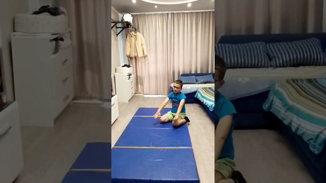 как сделать кувырок назад