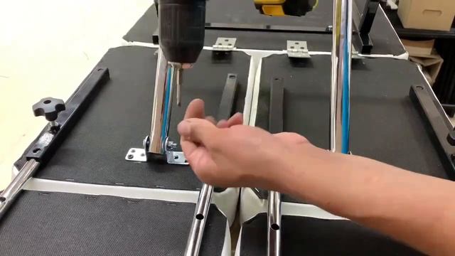 Сборка педикюрного кресла с широкими локтями. смотреть онлайн