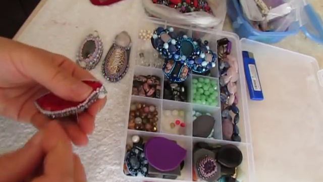 Как обшить край бисером. Как сделать вышивку бисером по краю ткани. how to make bead edge смотреть онлайн
