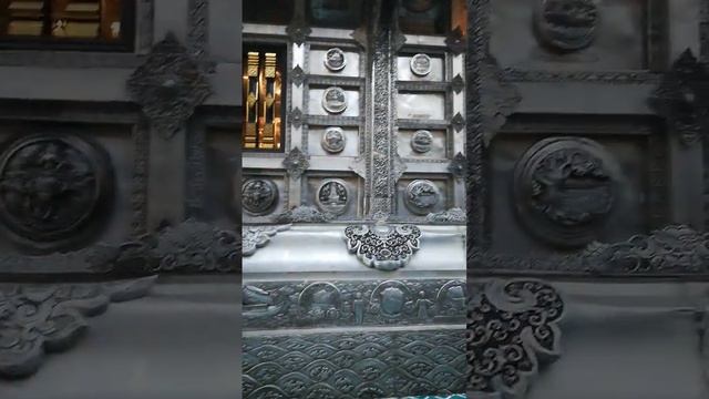 По храмам Чиангмая. Ват Шри Супхан (Wat Sri Suphan) - серебряный храм.