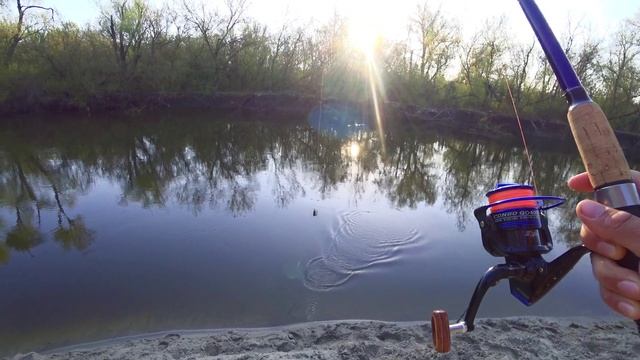 РЫБАЛКА НА ФИДЕР НА РЕКЕ 2023 смотреть онлайн