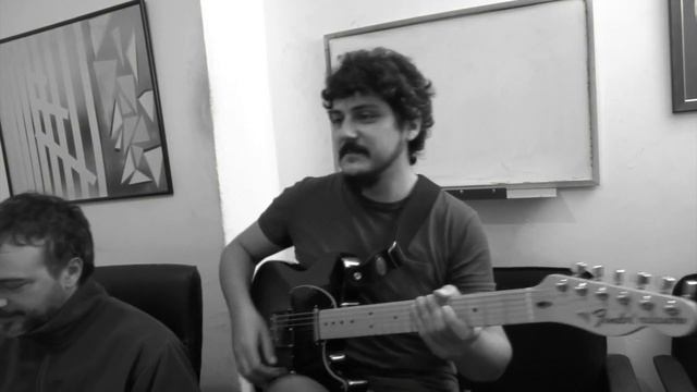 Sergio Rivas grabando guitarras en el estudio (Madrid) смотреть онлайн