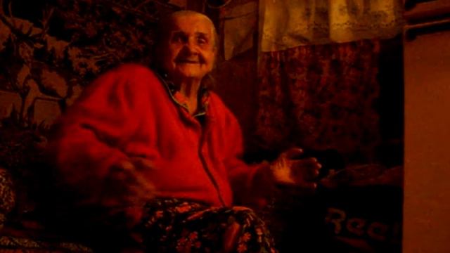 Бабушка 99 лет.обсуждает новости конфликт Грузия Осетия смотреть онлайн
