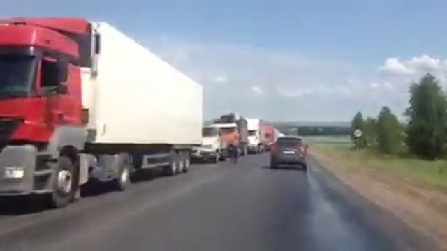 Возгорание фуры Трасса М5 смотреть онлайн