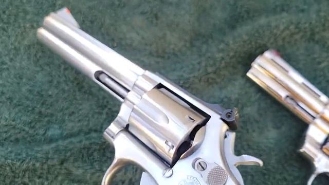 Colt Python vs. Smith & Wesson 686 (Which one is better?) смотреть онлайн