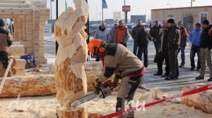 Резьба по дереву бензопилой. Злой медведь