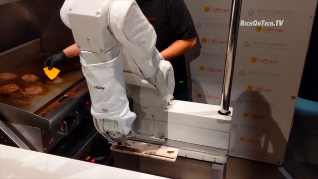 Flippy the Burger Flipping Robot at CaliBurger Pasadena смотреть онлайн