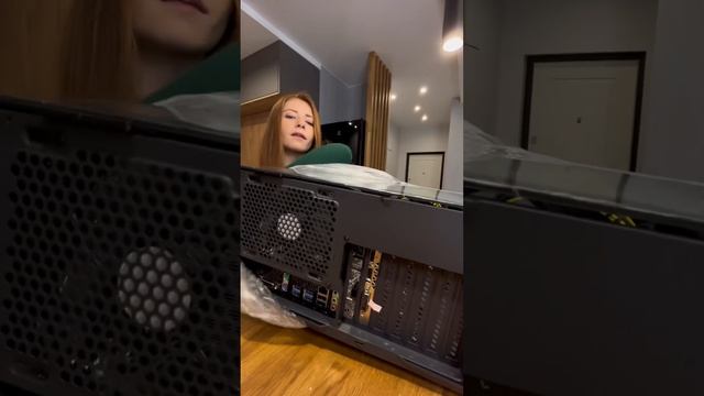 Купила игровой ПК за 10000$ смотреть онлайн