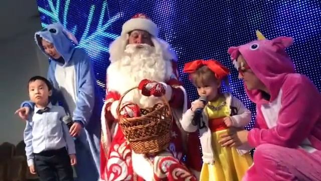Стих . Света . 3 года . Первый микрофон смотреть онлайн