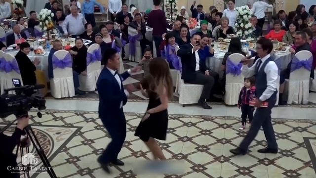 Ешкім тең келмеді | Нағыз би жарыс | Той ойындары | Тамада Думан смотреть онлайн