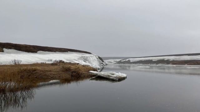 Седловая Северный Воркута 19.05.2021 ледоход река Воркута тундра Водокачка смотреть онлайн