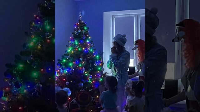 Новогодние утренники в Труляля со спектаклем смотреть онлайн