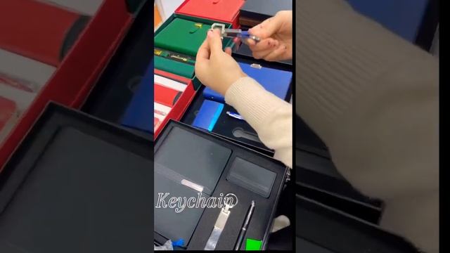 Gift Box Подарочный Набор! После использования листов Блокнота , можно добавить новые листы бумаг смотреть онлайн