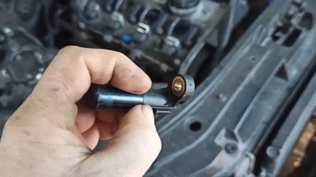 Ауди А6 С5. Датчик скорости вращения выходного вала.