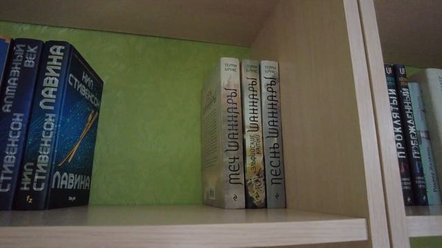 Книжные полки! Почему они полупустые? смотреть онлайн