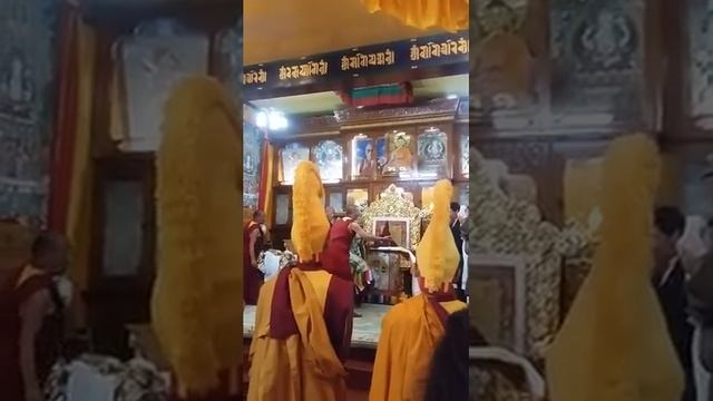 Dalai Lama's oracle Goddess chastises Penpa Tsering and Sikyong Lobsang Sangye 2016 смотреть онлайн