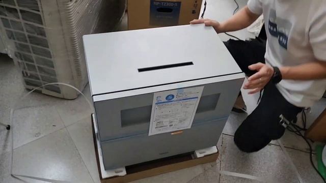 Đập hộp máy rửa bát Panasonic NP-TZ300 nội địa Nhật смотреть онлайн