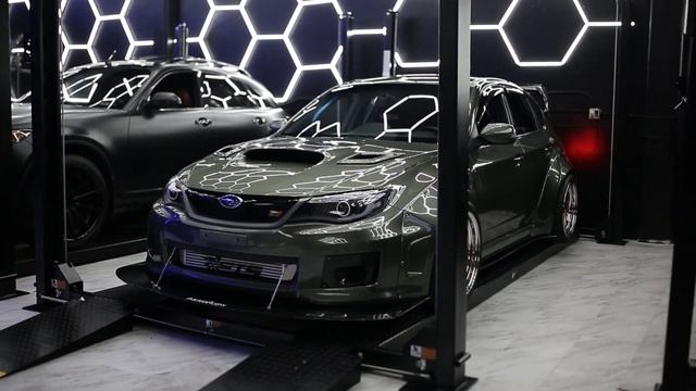 Subaru Sti and Ferrari 458 GT3 смотреть онлайн