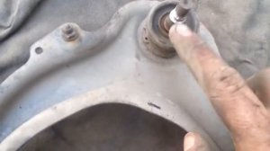 Замена верхней шаровой опоры Honda Accord