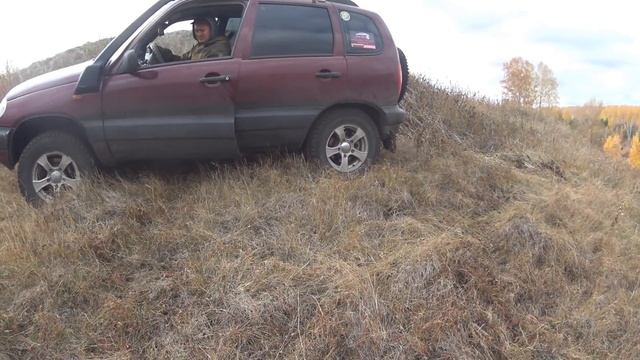 Нивы и Дастеры - жесткий спор на горках!! Обзор Дастера для серьезного бездорожья на автомате!!! смотреть онлайн