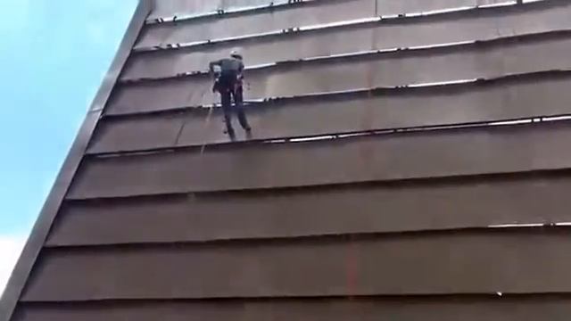 HYVST SPT 650L нанесение алкидной краски на металлическую крышу ангара окрасочным аппаратом смотреть онлайн