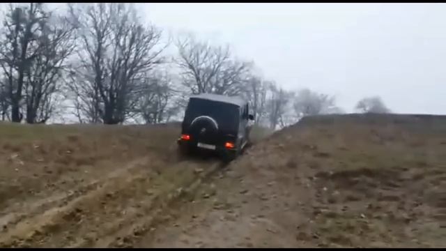 Mercedes G500 на бездорожье смотреть онлайн