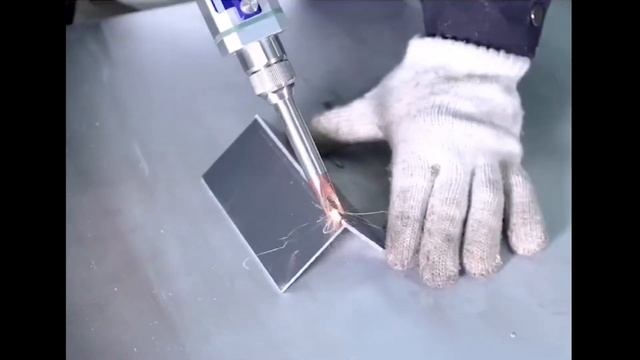 Переносная малогабаритная ручная лазерная сварка X1-MFSC-1500W с воздушным охлаждением смотреть онлайн