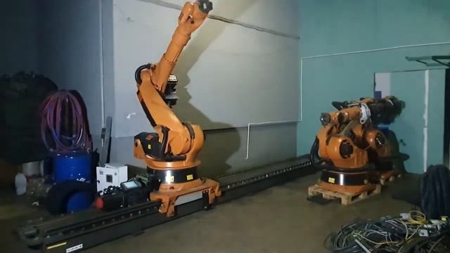 Робот сварщик на рельсах от компании ARM-ROBOT смотреть онлайн