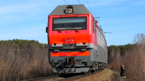 2ЭС6-315 "Синара" с грузовым поездом