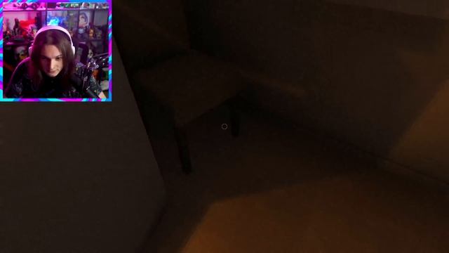 КТО-ТО НАХОДИТСЯ ЗА ДВЕРЬЮ. ПРЯЧЬСЯ! (Fears To Fathom: Home Alone) смотреть онлайн