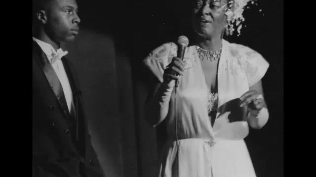 Shirley The Night Has a Thousand Eyes смотреть онлайн